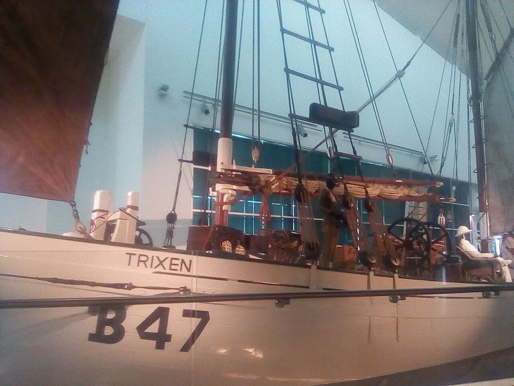 English: Trixen, pearl lugger built in 1904, displayed in WA Maritime Museum, May 2019